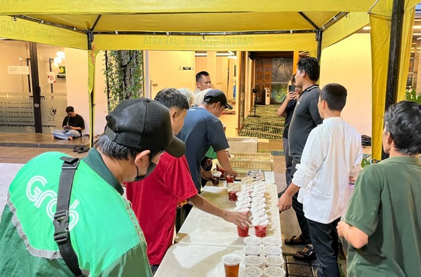 Masjid Al Akbar DPD Golkar DKI Jakarta Gelar Bukber Setiap Hari, 100 Nasi Box dan Ta’jil Disiapkan untuk Warga